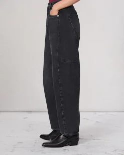 Charlie Barrel-Leg Jean