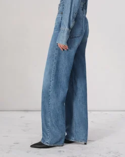 Featherweight Logan Wide-Leg Jean