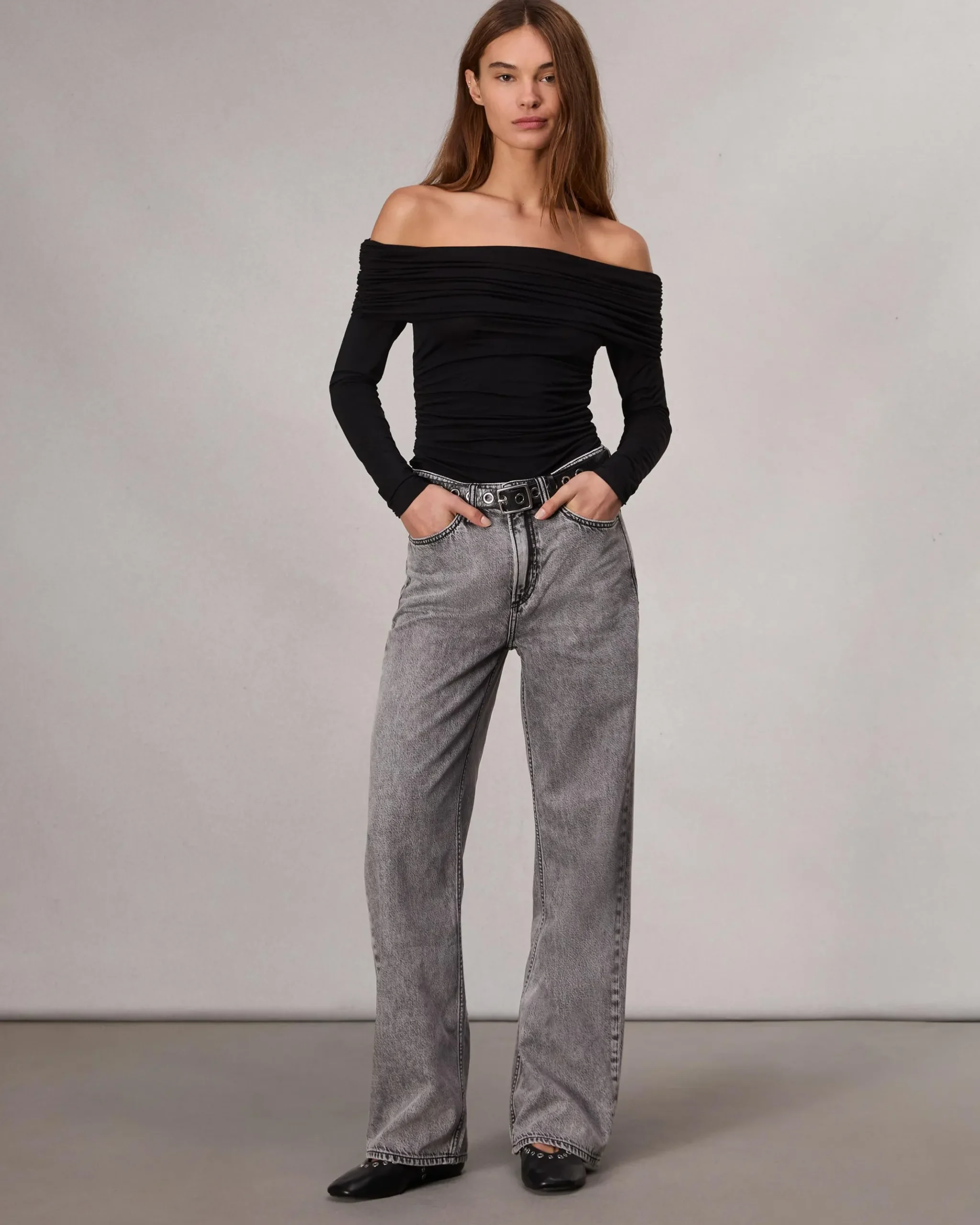 Featherweight Wide-Leg Logan Jean