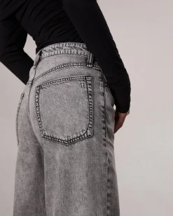 Featherweight Wide-Leg Logan Jean