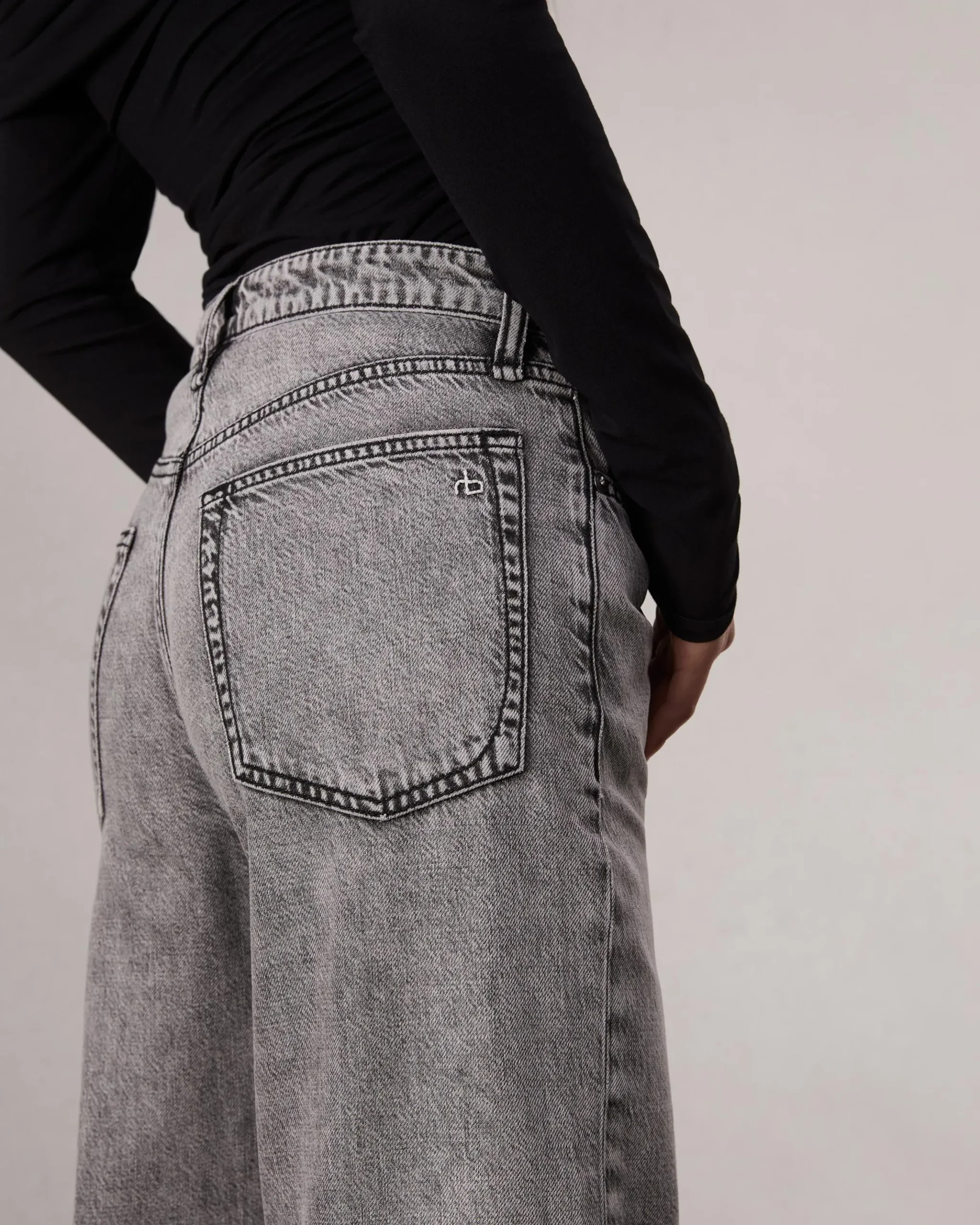 Featherweight Wide-Leg Logan Jean