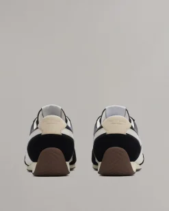 Slim Retro Runner Sneaker